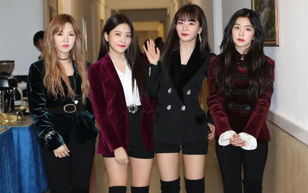 平壌の出演のリハーサルを終えた韓国アイドルグループ「Red Velvet」のメンバー - Sputnik 日本