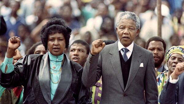 「国民の母」　故マンデラ元大統領の前妻が死去　南アフリカ - Sputnik 日本