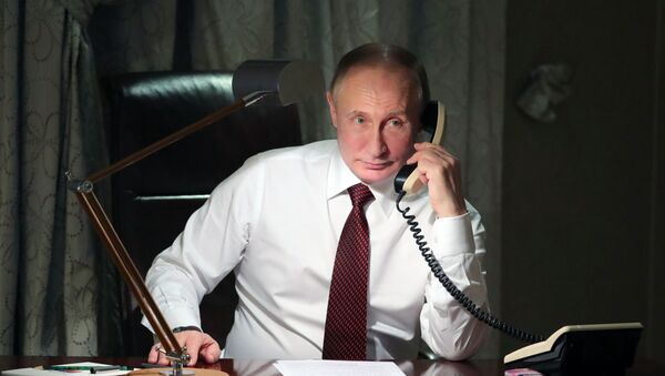 プーチン大統領、サッカーロシア代表の８強入りを祝福 - Sputnik 日本