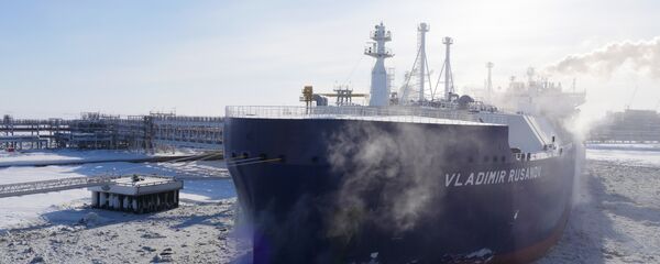 日本初の氷を砕くLNG船、ロシアの最果てから輸送を開始：北極海航路の大きな可能性 - Sputnik 日本