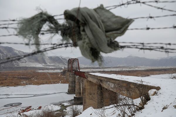 中朝国境の鴨緑江に架かる閉鎖された橋 - Sputnik 日本