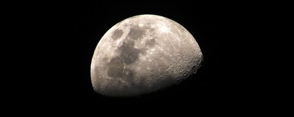 月 月 - Sputnik 日本