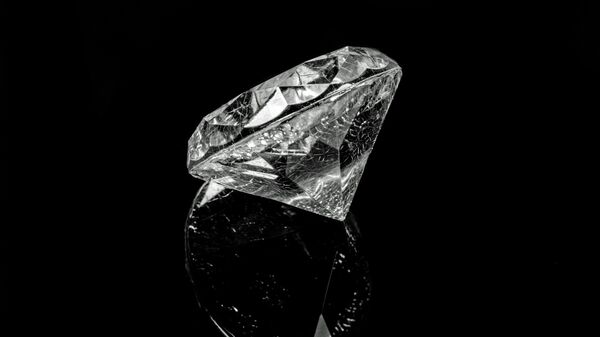 「アルロサ」の職員、数百万ドル相当のダイヤモンドを盗み、逮捕される - Sputnik 日本
