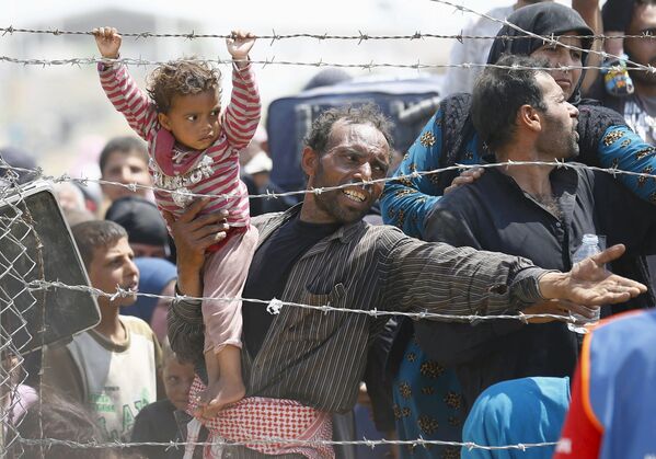 トルコは日曜、シリアのテル・アビヤド市からの難民受け入れを開始した - Sputnik 日本