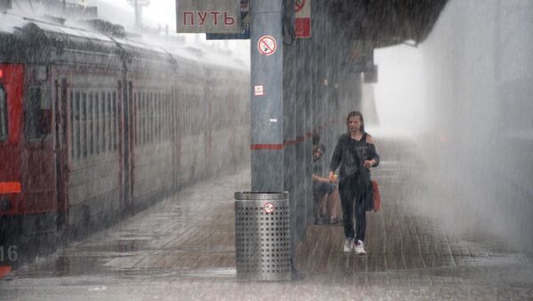 モスクワ　１昼夜でひと月分の雨が降る - Sputnik 日本
