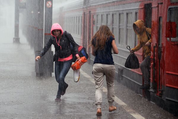 モスクワ　大雨 - Sputnik 日本