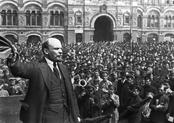 モスクワの赤の広場で演説するレーニン。１９１９年５月２５日 - Sputnik 日本