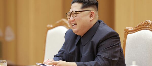 金正恩氏、シークレットシューズで身長詐欺 韓国紙 金正恩氏、シークレットシューズで身長詐欺 韓国紙 - Sputnik 日本