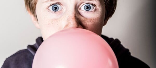 道に吐き捨てたガムからスニーカー製造 アムステルダム - Sputnik 日本