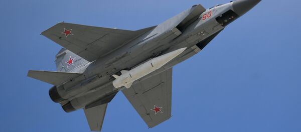 Multi-purpose fighter MiG-31 with the hypersonic Kinzhal rocket on the military parade devoted to the 73rd anniversary of the victory in the Great Patriotic War of 1941-1945 - Sputnik 日本
