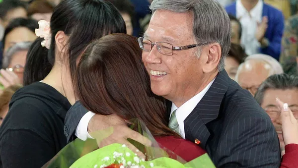 沖縄県の翁長雄志知事が死去 - Sputnik 日本