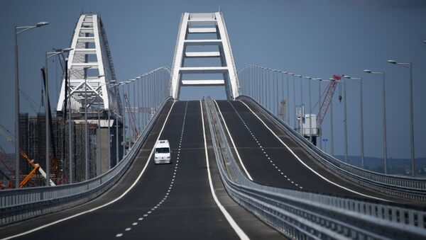 プーチン大統領　「クリミア橋」開通式に列席 - Sputnik 日本