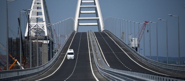 プーチン大統領　「クリミア橋」開通式に列席 - Sputnik 日本