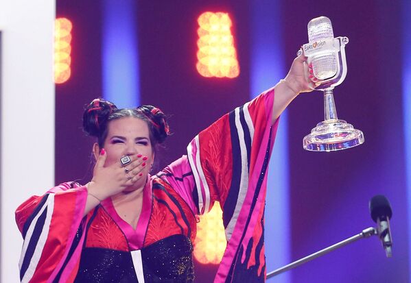国際コンテスト「ユーロヴィジョン２０１８」で優勝したイスラエル出身の歌姫、ネッタ・バリズライ（Netta Barzilai） - Sputnik 日本