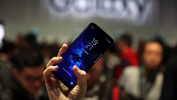 Новый смартфон Samsung Galaxy S9  во время презентации в Барселоне, Испания - Sputnik 日本