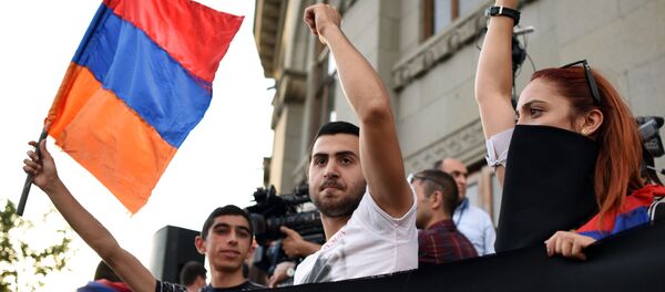 アルメニア首都エレヴァンでの抗議行動続く - Sputnik 日本
