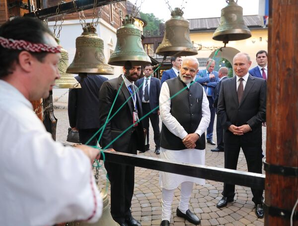 文化・民俗学センター「マイ・ロシア」を訪れたプーチン大統領とインドのモディ首相 - Sputnik 日本