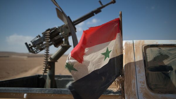 Флаг Сирии на автомобиле с пулеметом бойцов Сирийской арабской армии - Sputnik 日本