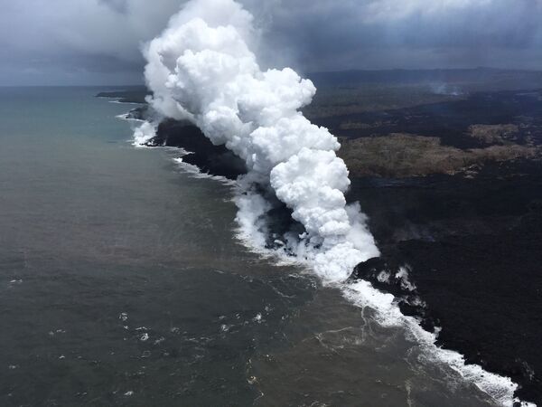 ハワイ島にあるキラウェア火山の溶岩が海水と接触 - Sputnik 日本