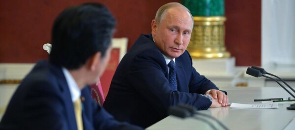 Президент РФ В. Путин провел переговоры с премьер-министром Японии С. Абэ - Sputnik 日本