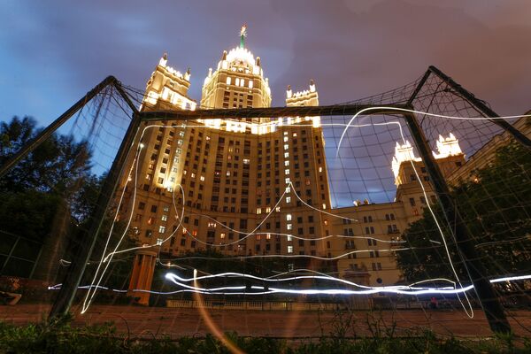モスクワ高層ビルをあおぐサッカーゴール - Sputnik 日本