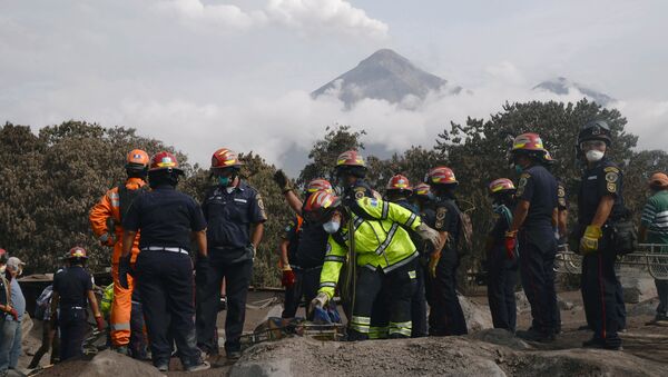 グアテマラ噴火、死者１０９人に　救助活動停止　【写真】 - Sputnik 日本