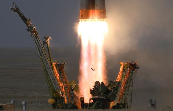 有人宇宙船「ソユーズＭＳ−０９」を搭載した「ソユーズＦＧ」ロケットが、バイコヌール宇宙基地から発射 - Sputnik 日本