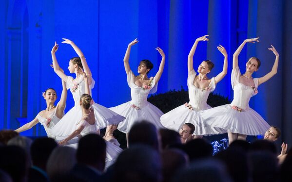 ロシア・クリミアで開かれたフェスティバルにバレエダンサーが出演 - Sputnik 日本