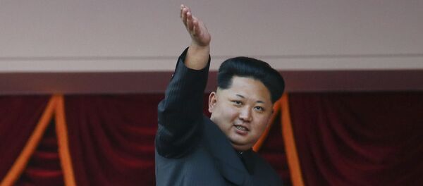 金正恩氏、ロシア製自動車で軍部隊に到着 金正恩氏、ロシア製自動車で軍部隊に到着 - Sputnik 日本