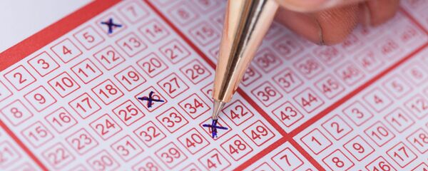 米男性、300億円の当たりくじを見つけて持ち主に返す 米男性、300億円の当たりくじを見つけて持ち主に返す - Sputnik 日本