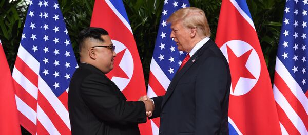 トランプ氏と正恩氏、ついに対面 史上初の米朝首脳会談で【写真・動画】 トランプ氏と正恩氏、ついに対面 史上初の米朝首脳会談で【写真・動画】 - Sputnik 日本