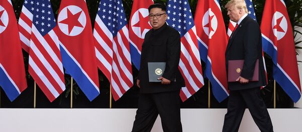 Donald Trump y Kim Jong-un firman el acuerdo final en la cumbre de Singapur Donald Trump y Kim Jong-un firman el acuerdo final en la cumbre de Singapur - Sputnik 日本
