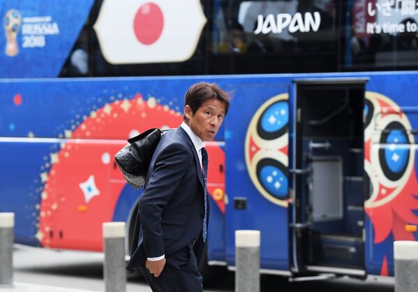 日本代表チームの西野朗監督が到着 - Sputnik 日本