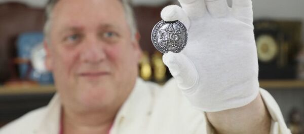 英国のおばあさん、がらくたを整理中に１０万ポンド相当の硬貨発見 - Sputnik 日本