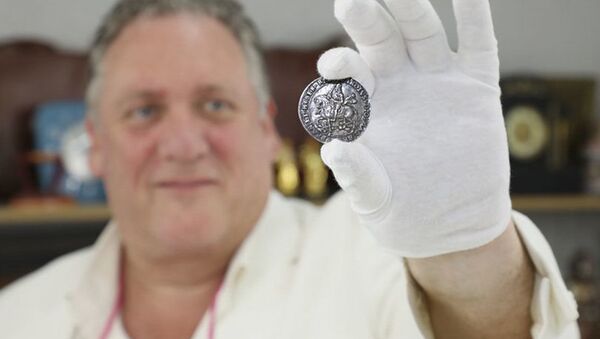 英国のおばあさん、がらくたを整理中に１０万ポンド相当の硬貨発見 - Sputnik 日本
