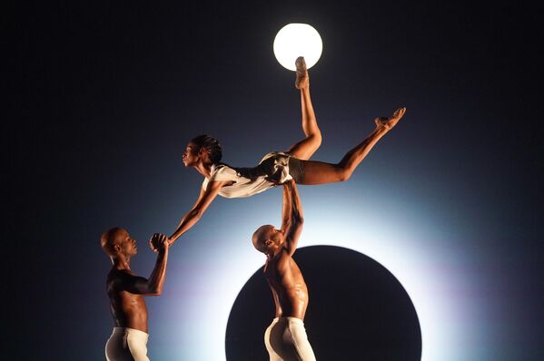 Тアルビン・エイリー・アメリカン・ダンス・シアターのダンサーたち。 ニューヨークでのリハーサルにて - Sputnik 日本