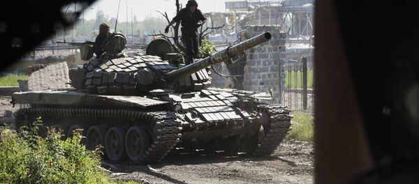 ポロシェンコ大統領:軍備撤退の期限が切れた翌日すでにドンバスに軍人と兵器を集結 ポロシェンコ大統領:軍備撤退の期限が切れた翌日すでにドンバスに軍人と兵器を集結 - Sputnik 日本