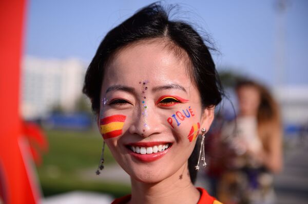 スペイン代表を応援する女性ファン - Sputnik 日本