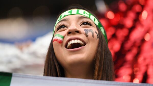 メキシコ代表を応援する女性 - Sputnik 日本