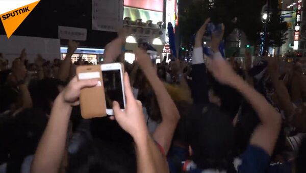 幸福で理性を失った日本ファン、東京の街路で勝利を喜ぶ - Sputnik 日本