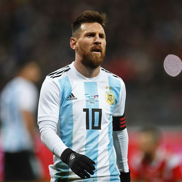 W杯 アルゼンチンが準々決勝進出 メッシが通算1000試合目、マラドーナ