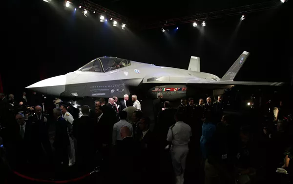 F-35 F-35 - Sputnik 日本