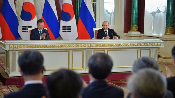 プーチン大統領と韓国の文在寅（ムン・ジェイン）大統領 - Sputnik 日本