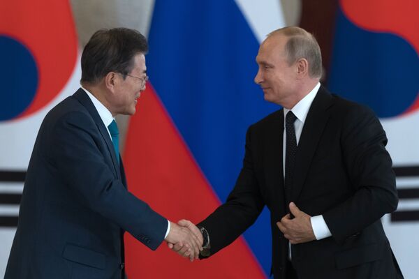プーチン大統領と韓国の文在寅(ムン・ジェイン)大統領 プーチン大統領と韓国の文在寅(ムン・ジェイン)大統領 - Sputnik 日本