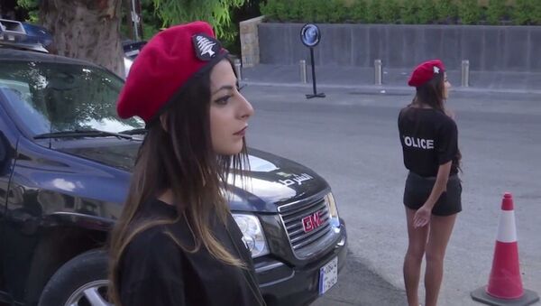 レバノン女性警官、制服にホットパンツを採用【動画】 - Sputnik 日本