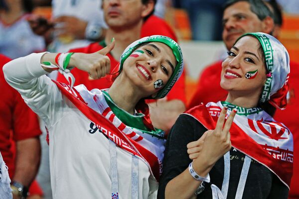 試合を訪れたイラン代表の女性ファン - Sputnik 日本