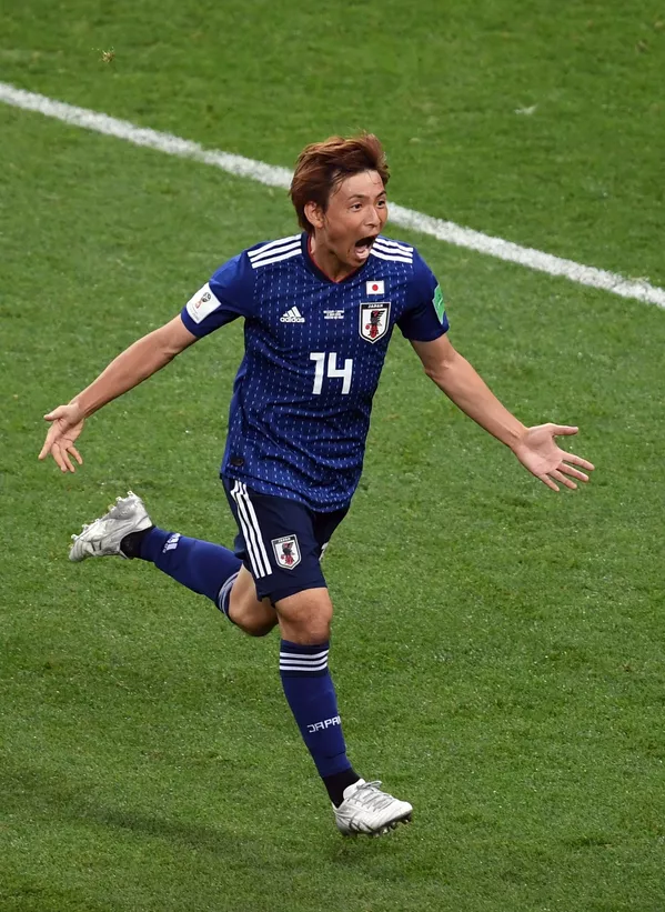 ゴールを決め喜ぶ日本代表の乾貴士選手 - Sputnik 日本