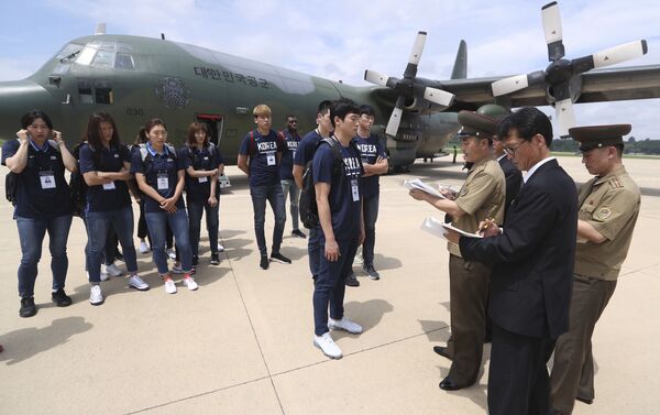 韓国バスケ選手団が親善試合で北朝鮮訪問　移動は軍輸送機で - Sputnik 日本