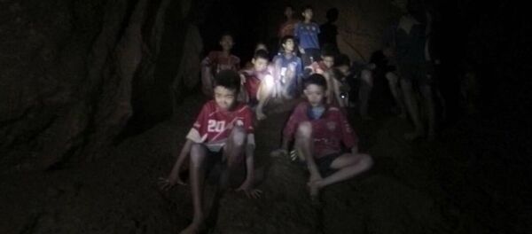 タイ洞窟の救援活動で元シールズ隊員が死者 - Sputnik 日本