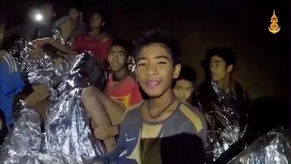 タイの洞窟に閉じ込められた少年たち - Sputnik 日本